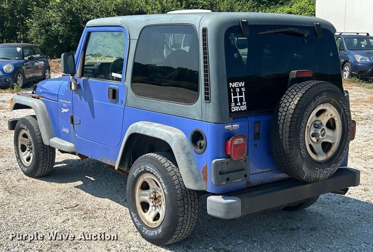 image for item ET3038 1998 Jeep Wrangler Sport SUV