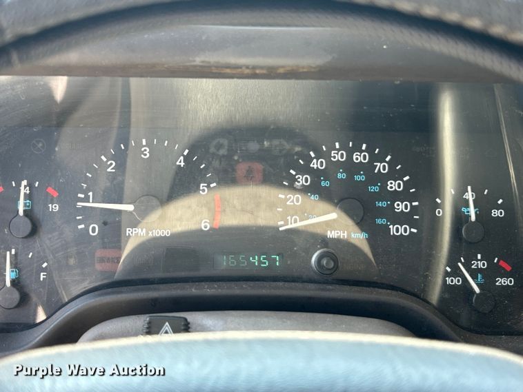 image for item ET3038 1998 Jeep Wrangler Sport SUV