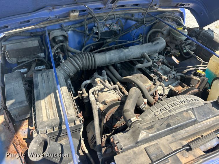 image for item ET3038 1998 Jeep Wrangler Sport SUV