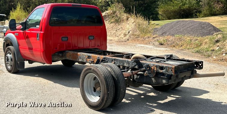 image for item ET3189 2006 Ford F450 XL Super Duty  truck cab and chassis