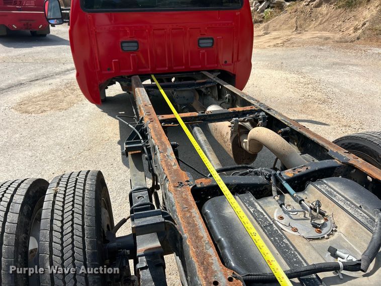 image for item ET3189 2006 Ford F450 XL Super Duty  truck cab and chassis