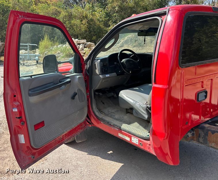 image for item ET3189 2006 Ford F450 XL Super Duty  truck cab and chassis