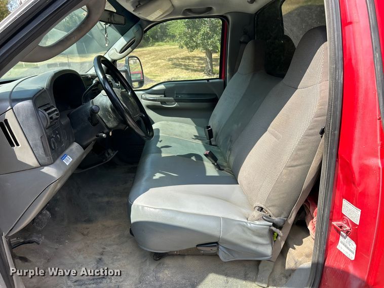 image for item ET3189 2006 Ford F450 XL Super Duty  truck cab and chassis