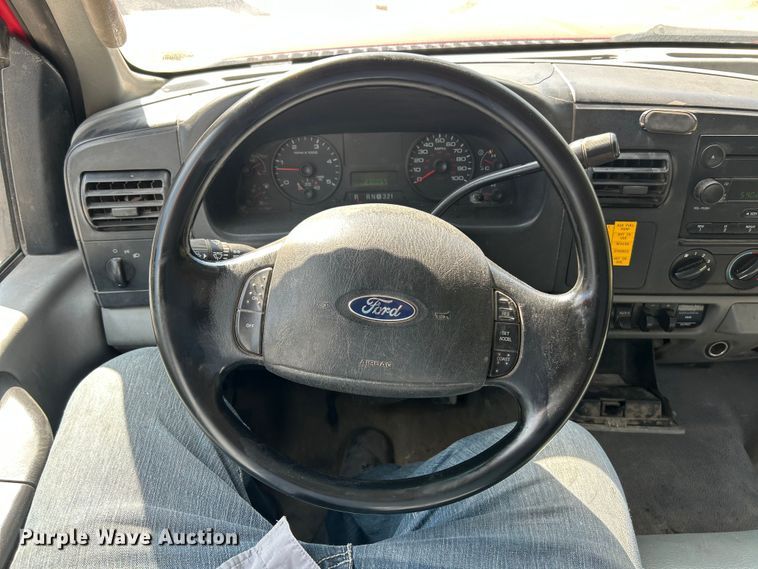 image for item ET3189 2006 Ford F450 XL Super Duty  truck cab and chassis