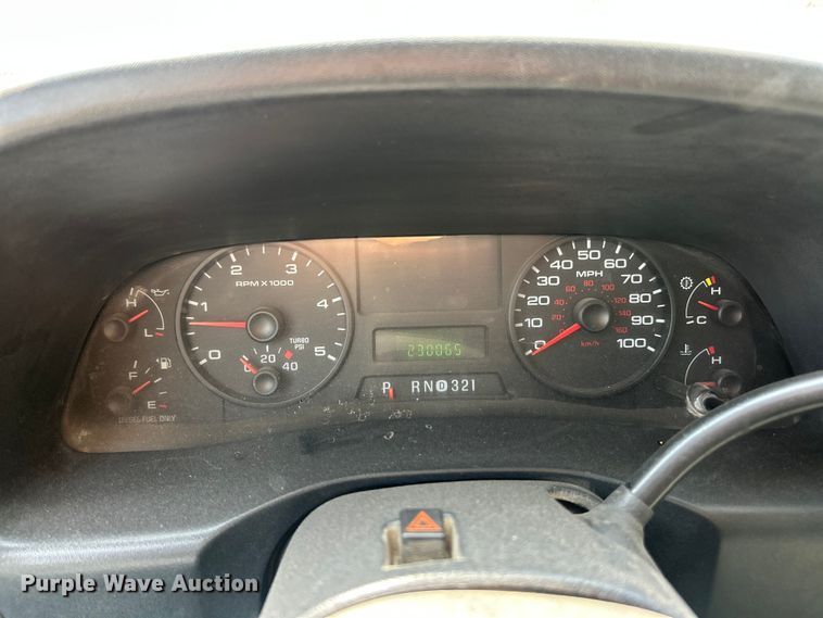 image for item ET3189 2006 Ford F450 XL Super Duty  truck cab and chassis