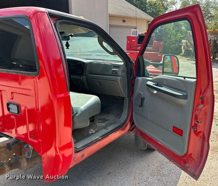 image for item ET3189 2006 Ford F450 XL Super Duty  truck cab and chassis