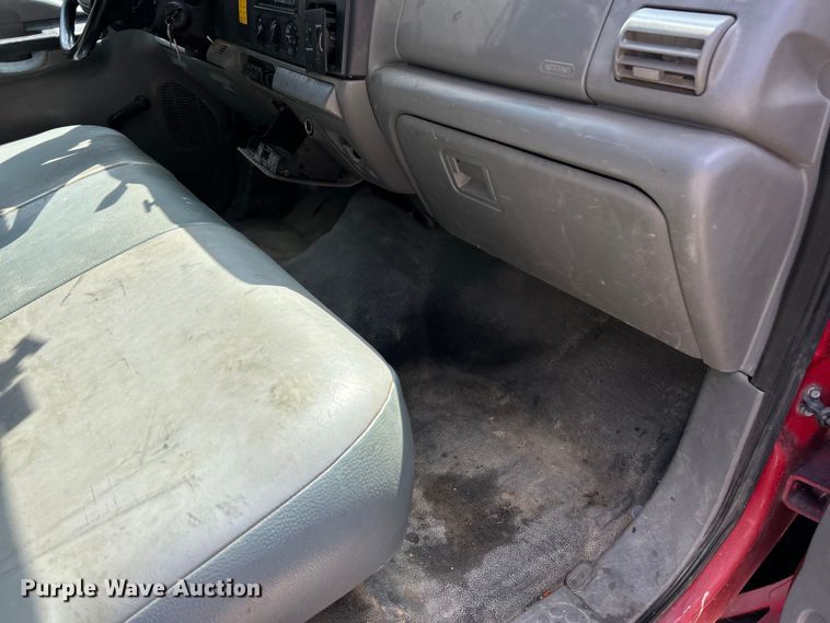 image for item ET3189 2006 Ford F450 XL Super Duty  truck cab and chassis