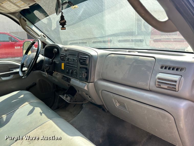 image for item ET3189 2006 Ford F450 XL Super Duty  truck cab and chassis