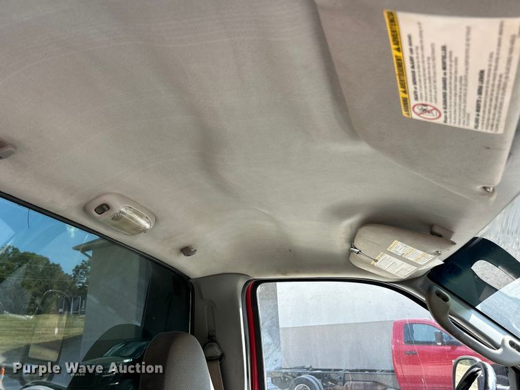 image for item ET3189 2006 Ford F450 XL Super Duty  truck cab and chassis