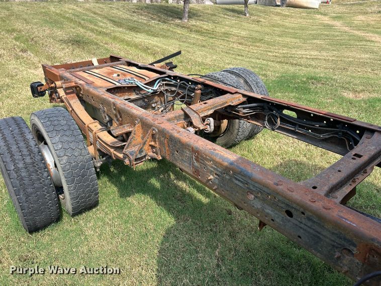 image for item ET3190 2000 Ford F450 Super Duty XL truck cab and chassis