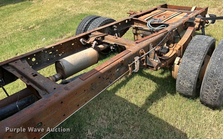 image for item ET3190 2000 Ford F450 Super Duty XL truck cab and chassis