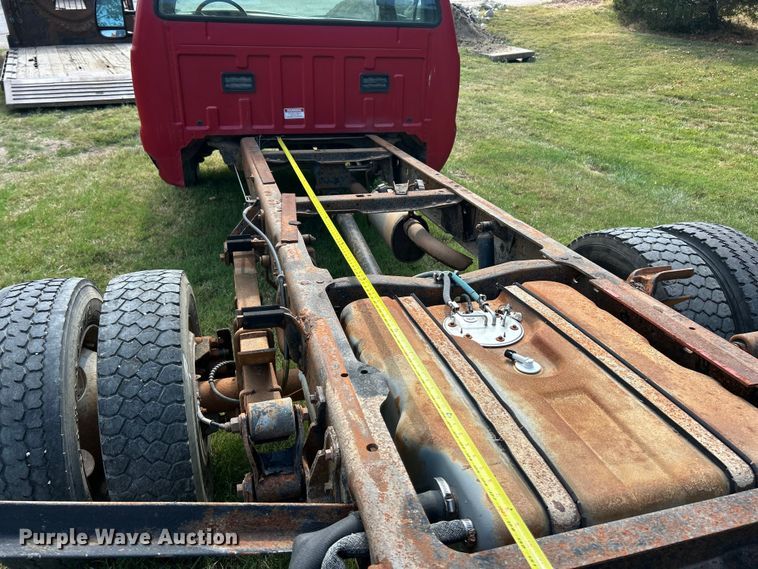 image for item ET3190 2000 Ford F450 Super Duty XL truck cab and chassis