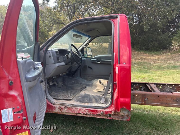 image for item ET3190 2000 Ford F450 Super Duty XL truck cab and chassis