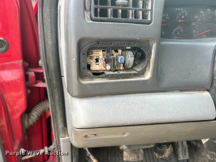 image for item ET3190 2000 Ford F450 Super Duty XL truck cab and chassis