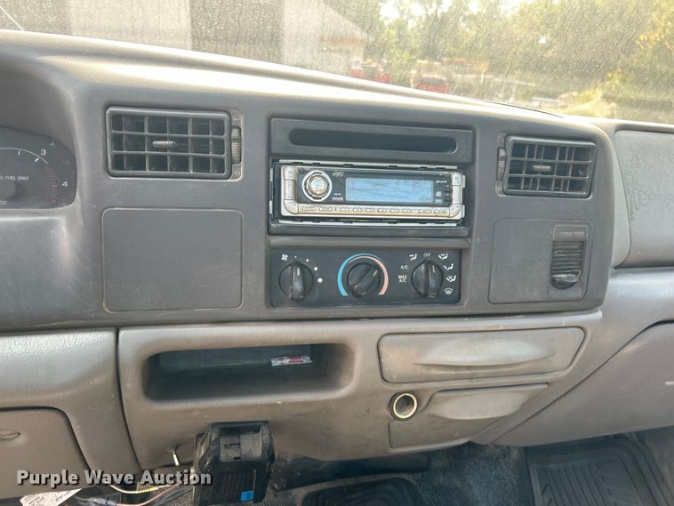 image for item ET3190 2000 Ford F450 Super Duty XL truck cab and chassis