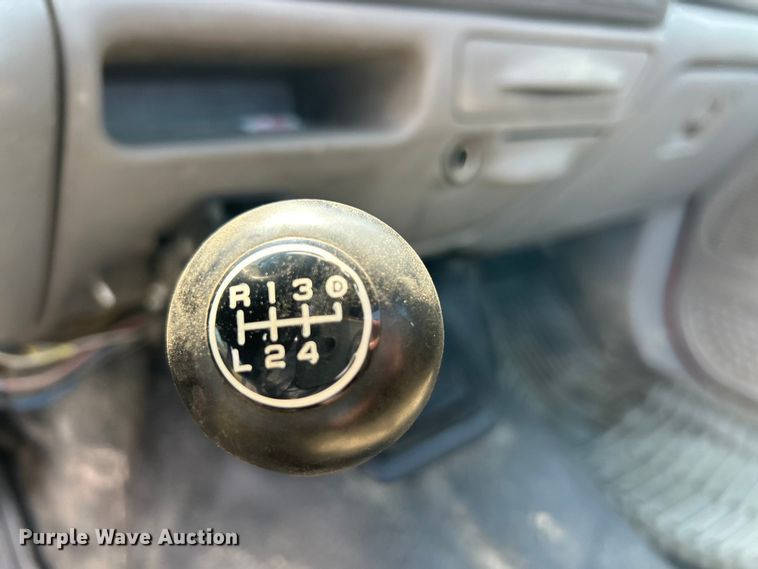 image for item ET3190 2000 Ford F450 Super Duty XL truck cab and chassis