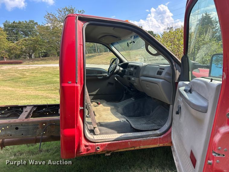 image for item ET3190 2000 Ford F450 Super Duty XL truck cab and chassis