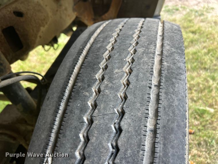 image for item ET3190 2000 Ford F450 Super Duty XL truck cab and chassis