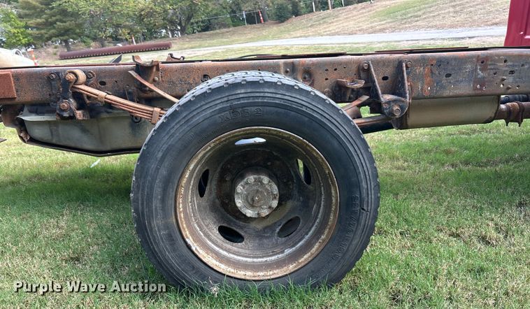 image for item ET3190 2000 Ford F450 Super Duty XL truck cab and chassis