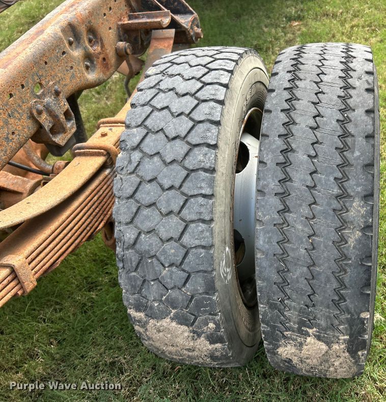 image for item ET3190 2000 Ford F450 Super Duty XL truck cab and chassis