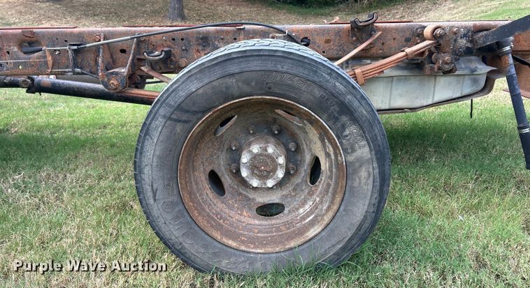 image for item ET3190 2000 Ford F450 Super Duty XL truck cab and chassis