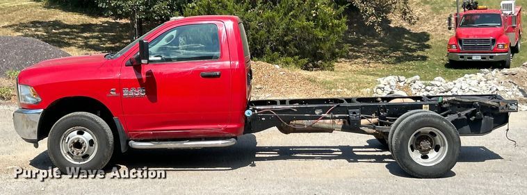 image for item ET3191 2015 RAM 3500HD truck cab and chassis