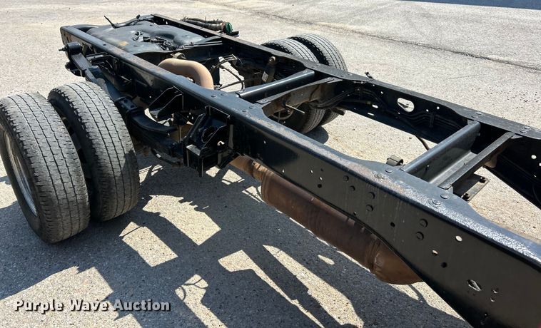 image for item ET3191 2015 RAM 3500HD truck cab and chassis