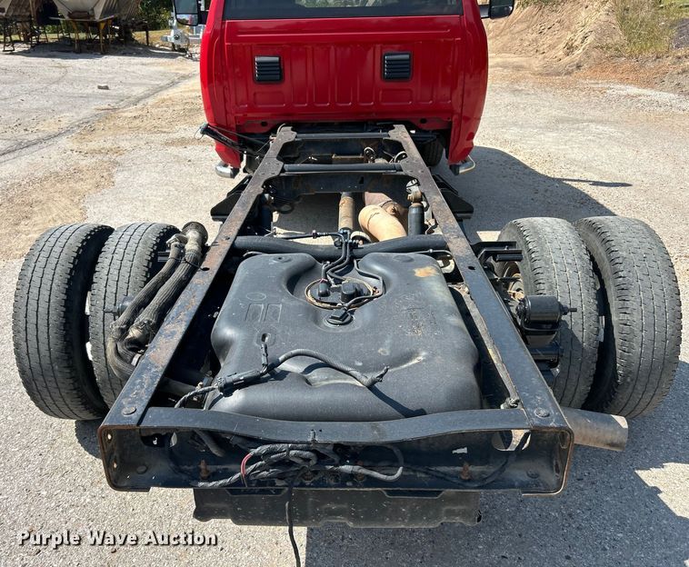 image for item ET3191 2015 RAM 3500HD truck cab and chassis