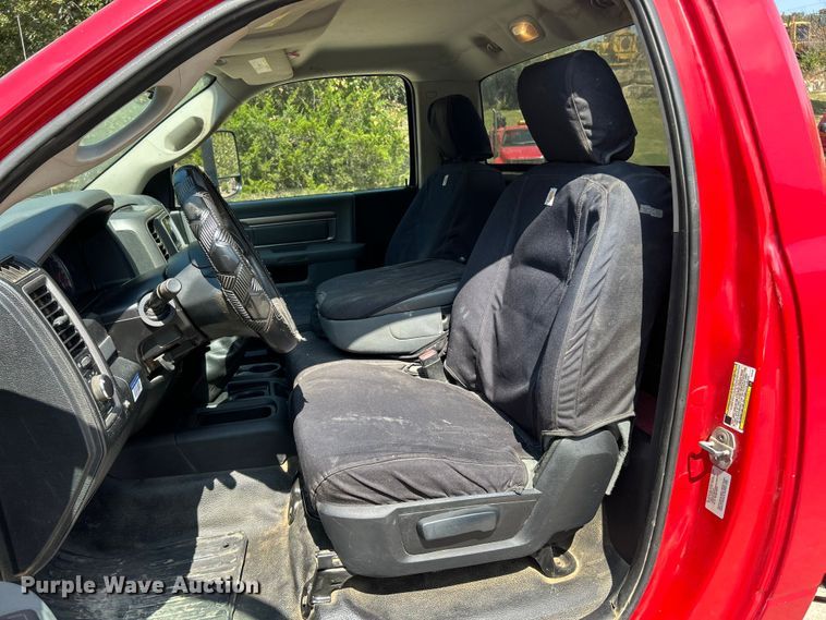 image for item ET3191 2015 RAM 3500HD truck cab and chassis