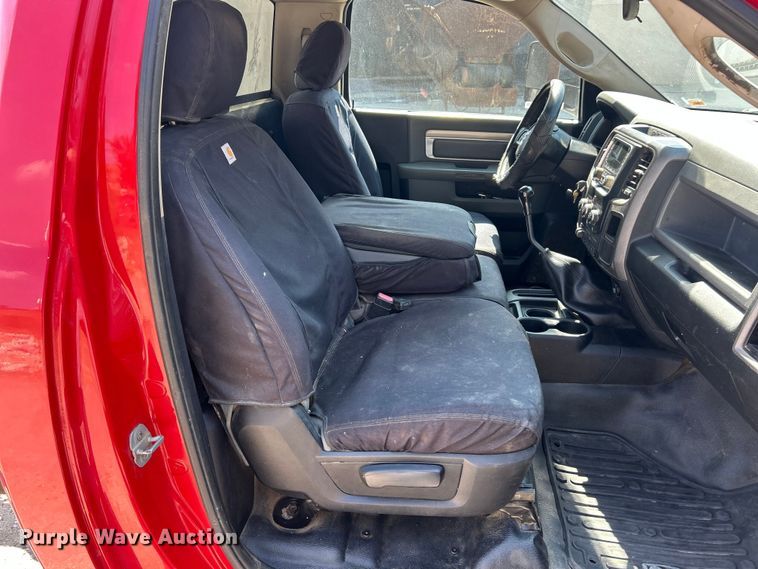 image for item ET3191 2015 RAM 3500HD truck cab and chassis