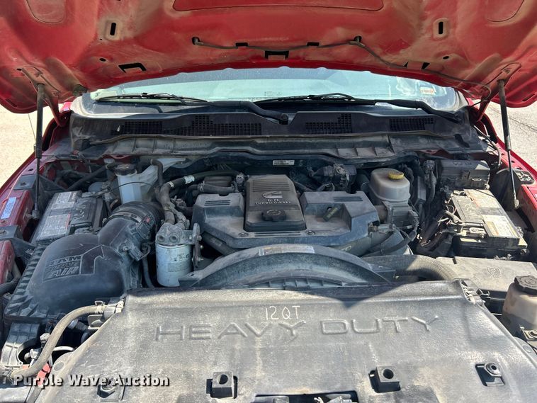 image for item ET3191 2015 RAM 3500HD truck cab and chassis