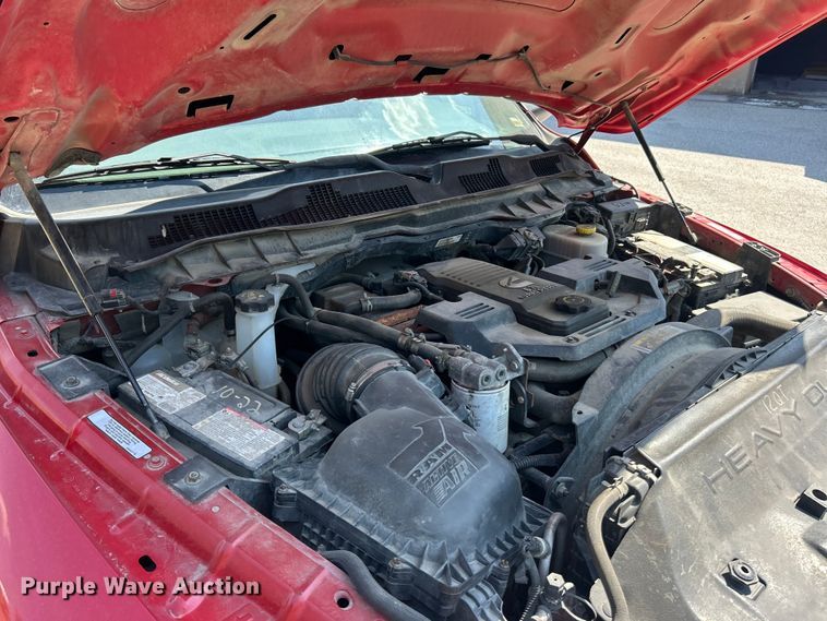 image for item ET3191 2015 RAM 3500HD truck cab and chassis