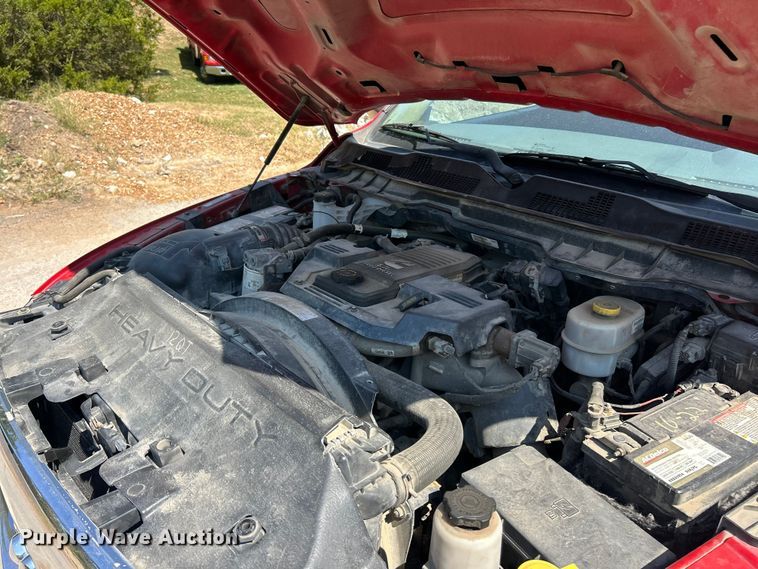 image for item ET3191 2015 RAM 3500HD truck cab and chassis