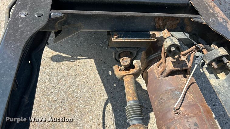 image for item ET3191 2015 RAM 3500HD truck cab and chassis