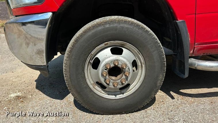 image for item ET3191 2015 RAM 3500HD truck cab and chassis