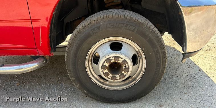 image for item ET3191 2015 RAM 3500HD truck cab and chassis