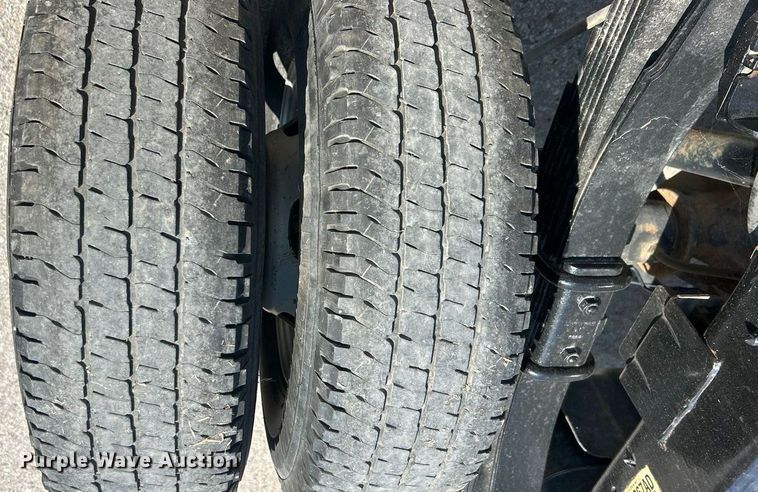 image for item ET3191 2015 RAM 3500HD truck cab and chassis