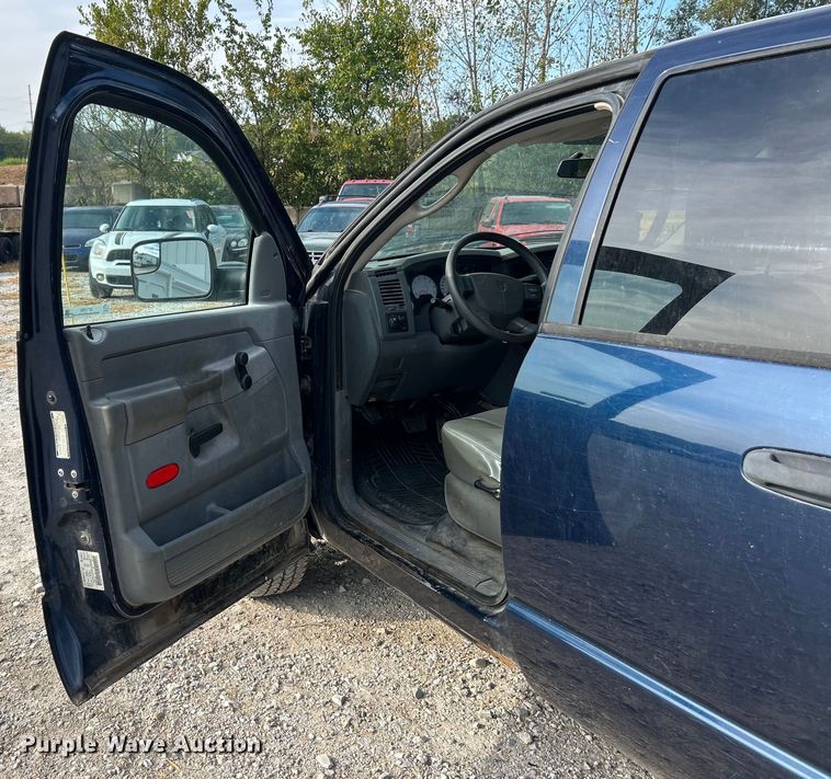 image for item ET3195 2008 Dodge Ram 2500HD Quad Cab pickup truck