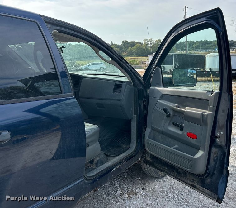 image for item ET3195 2008 Dodge Ram 2500HD Quad Cab pickup truck