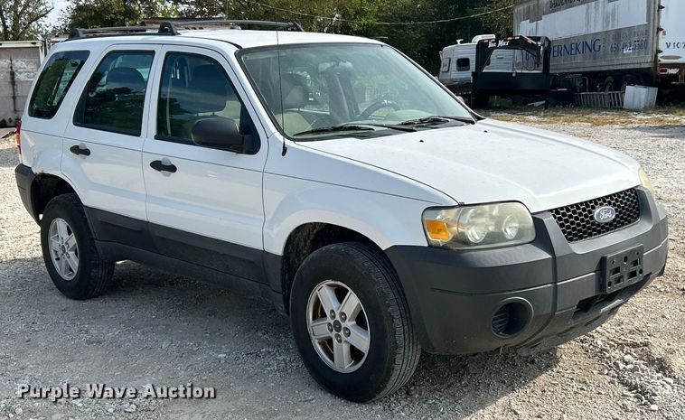 image for item ET3197 2006 Ford Escape XLS SUV