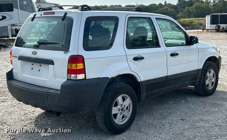 image for item ET3197 2006 Ford Escape XLS SUV