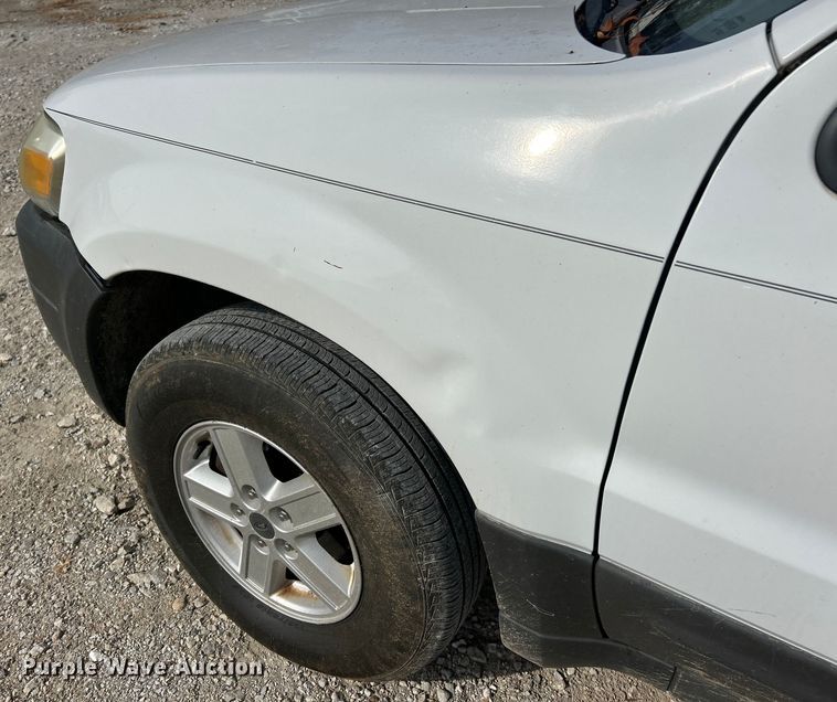 image for item ET3197 2006 Ford Escape XLS SUV