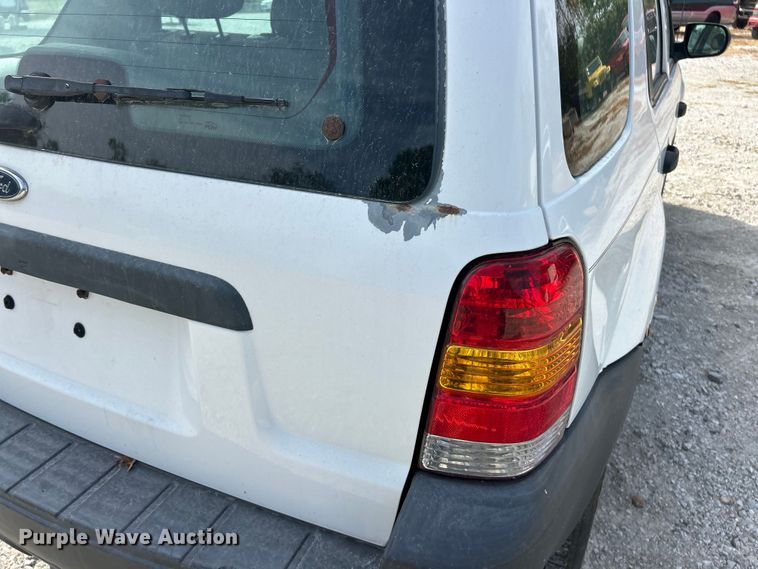 image for item ET3197 2006 Ford Escape XLS SUV
