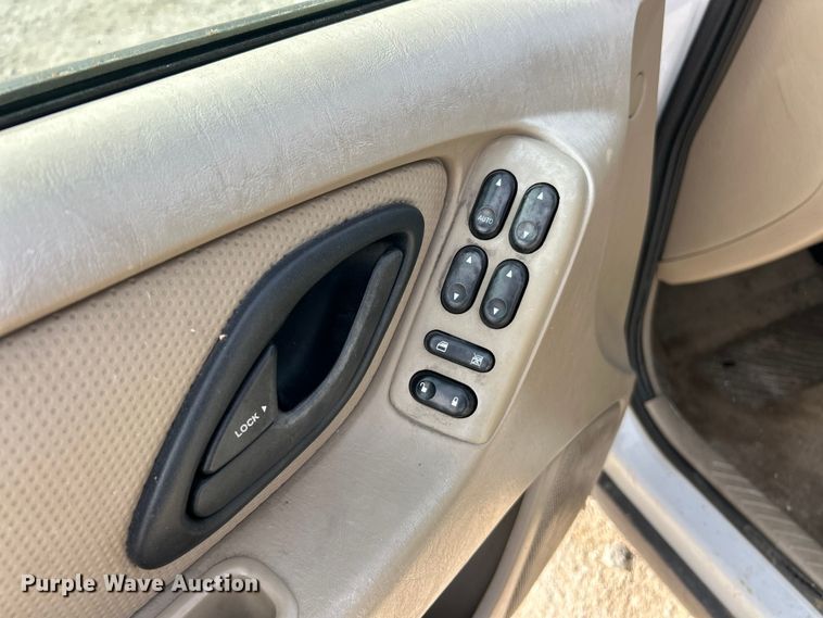 image for item ET3197 2006 Ford Escape XLS SUV