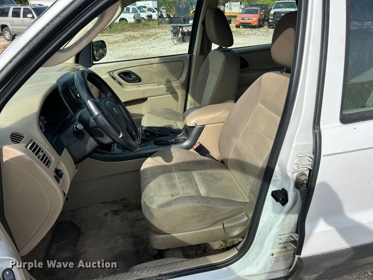 image for item ET3197 2006 Ford Escape XLS SUV