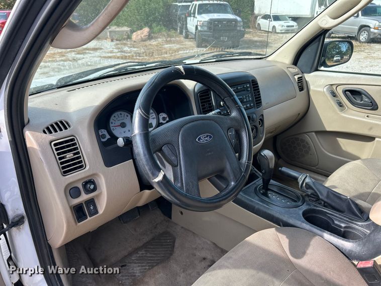 image for item ET3197 2006 Ford Escape XLS SUV