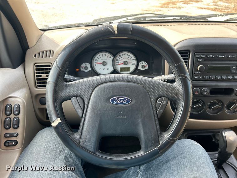 image for item ET3197 2006 Ford Escape XLS SUV