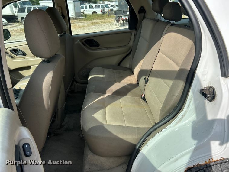 image for item ET3197 2006 Ford Escape XLS SUV