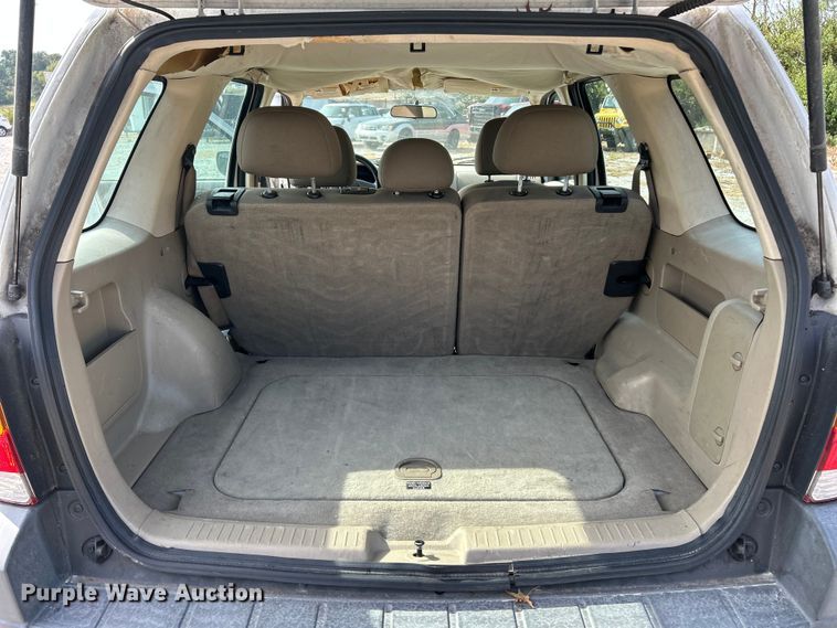 image for item ET3197 2006 Ford Escape XLS SUV