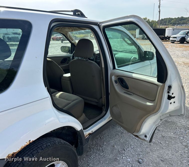 image for item ET3197 2006 Ford Escape XLS SUV